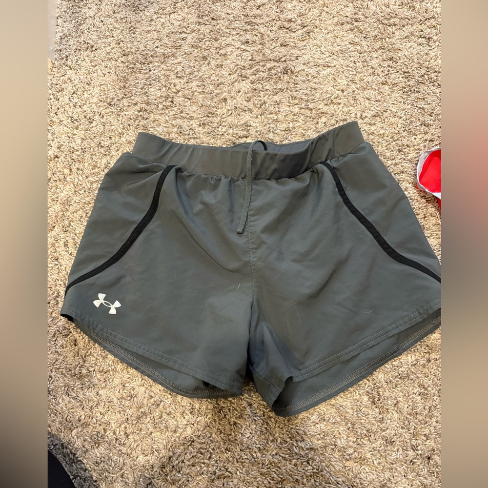 Under Armour Women’s Gray Athletic Shorts